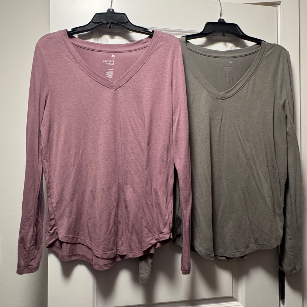Women's V-Neck Long Sleeve Tops - Lavender and Olive